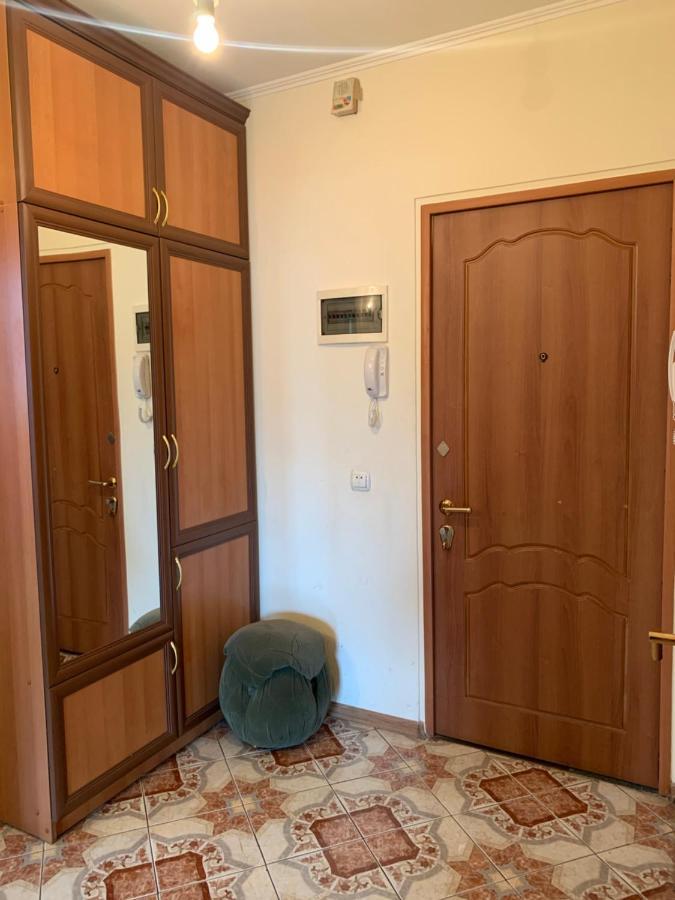 Cozy Apartment Near Republic Square Ereván Exterior foto